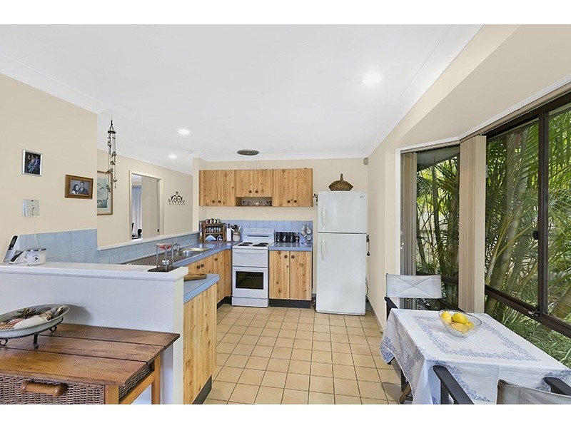 12 Jessica Street, Bateau Bay NSW 2261