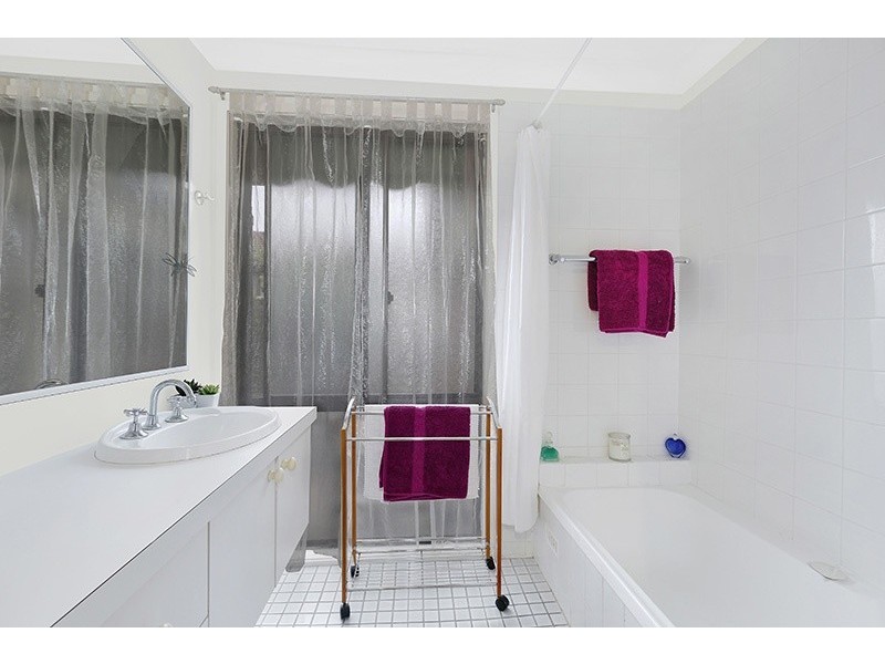 12 Jessica Street, Bateau Bay NSW 2261