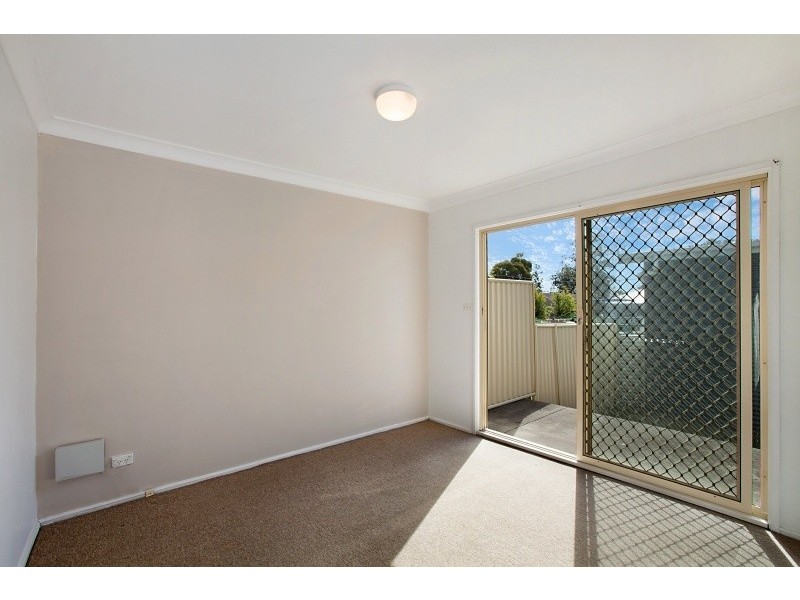 2/6 Parkside Avenue, Bateau Bay NSW 2261