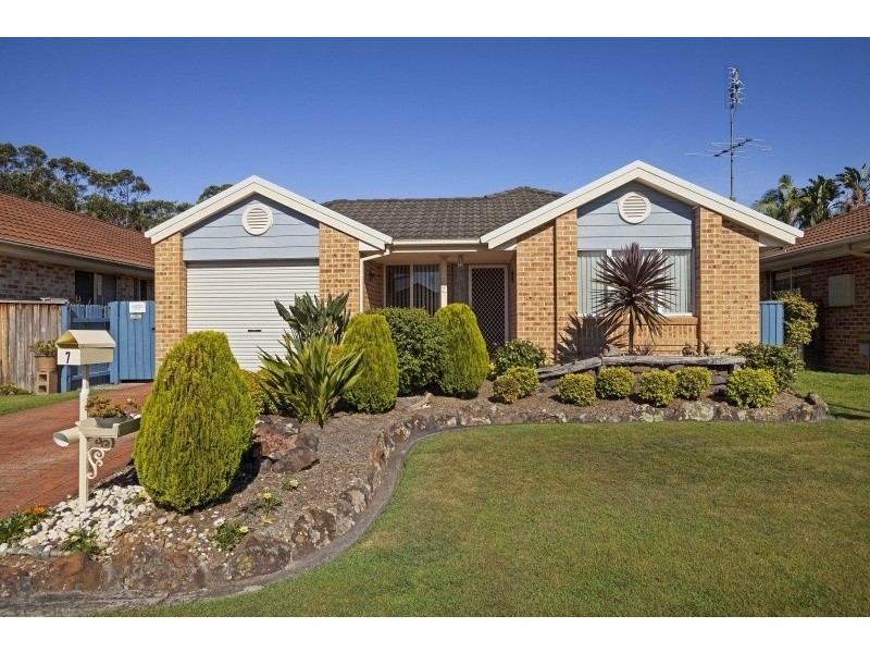 7 Belinda Close, Berkeley Vale NSW 2261