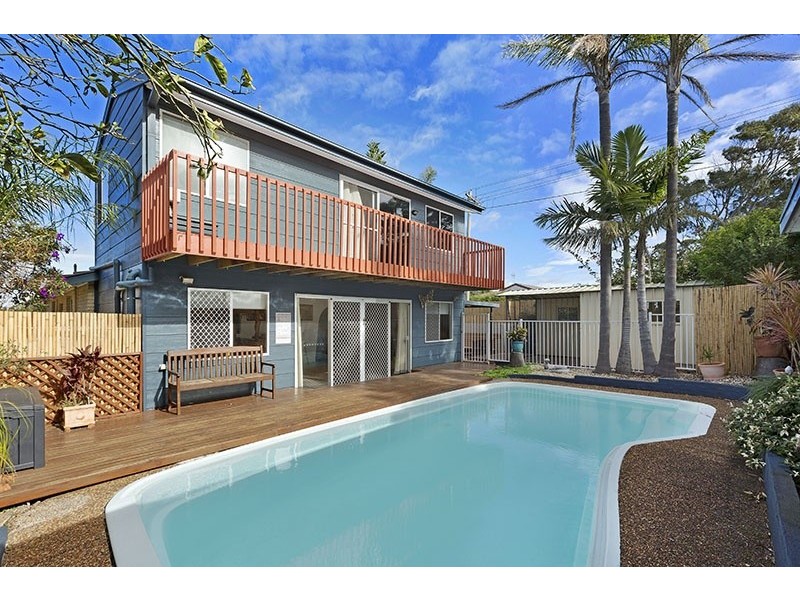 25 Anglers Drive, Bateau Bay NSW 2261