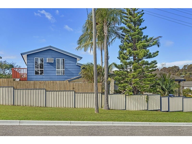 25 Anglers Drive, Bateau Bay NSW 2261