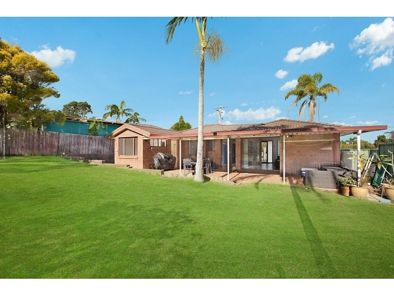8 Sherwood Close, Bateau Bay NSW 2261