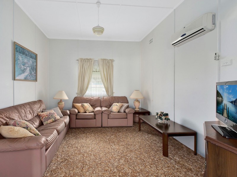 6 Benelong Street, The Entrance NSW 2261