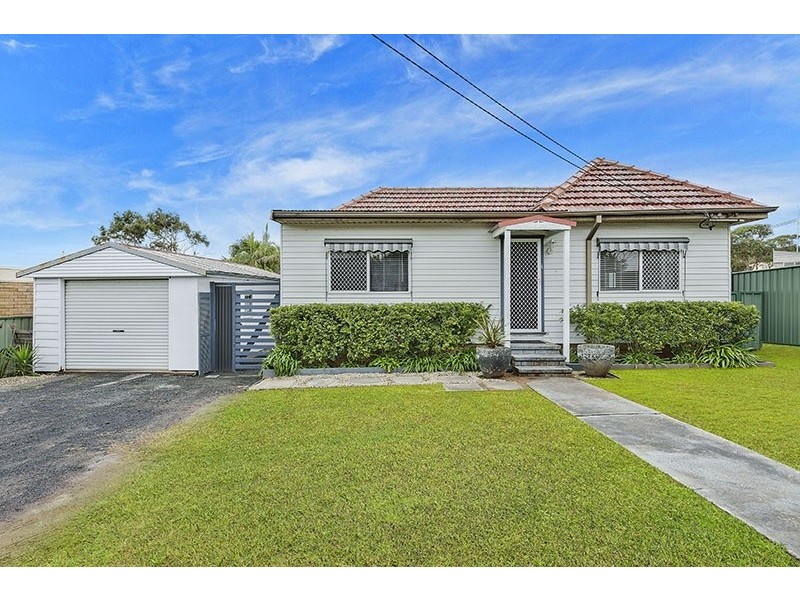 558 The Entrance Road, Bateau Bay NSW 2261