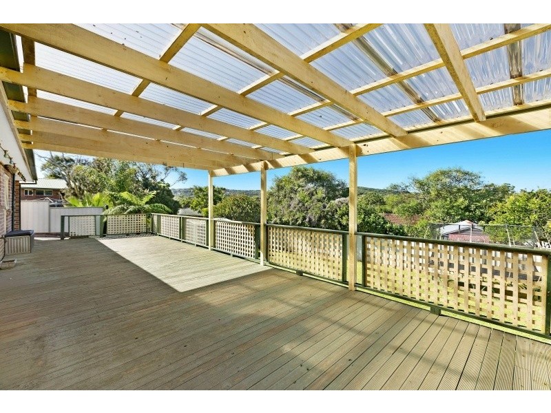 243 Cresthaven Avenue, Bateau Bay NSW 2261