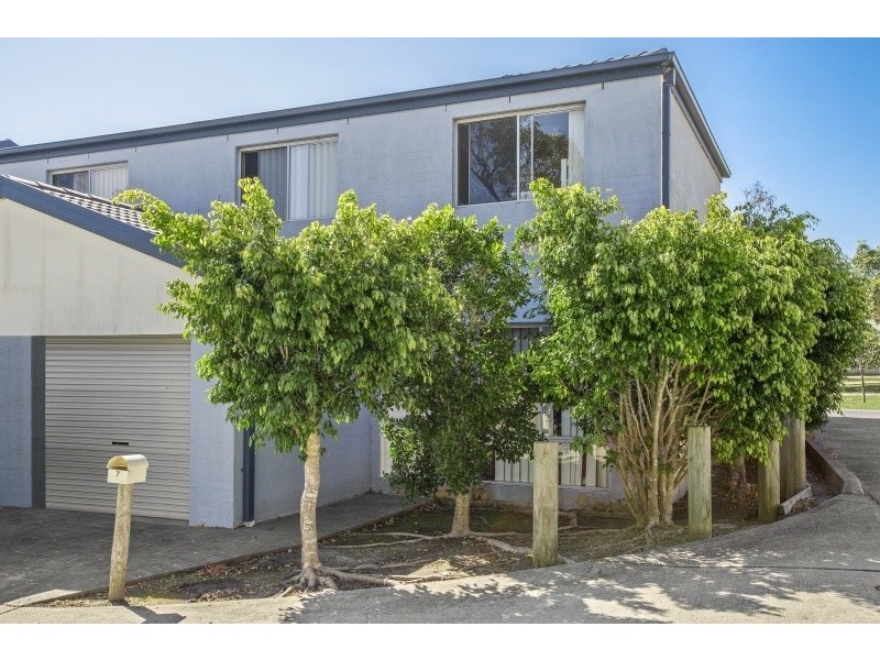 7/27 Aurora Place, Bateau Bay NSW 2261