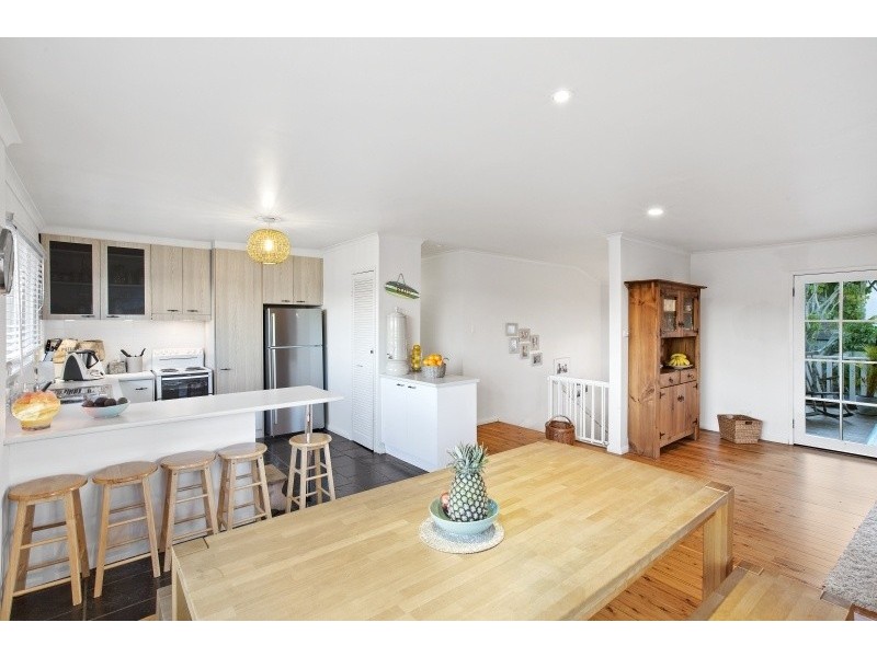 581 The Entrance Road, Bateau Bay NSW 2261