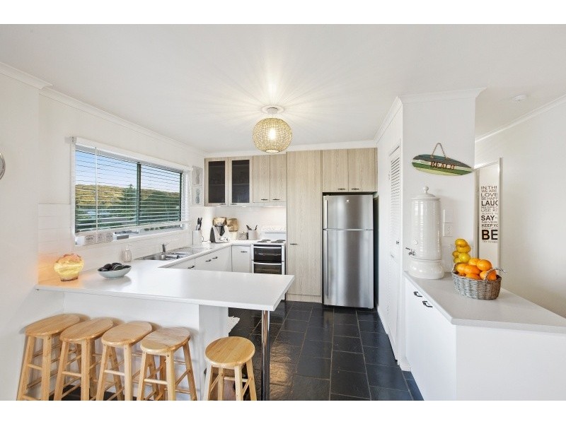 581 The Entrance Road, Bateau Bay NSW 2261