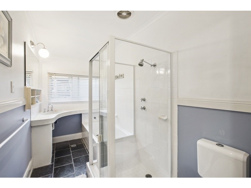 581 The Entrance Road, Bateau Bay NSW 2261