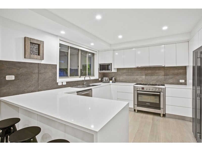 32 Bias Avenue, Bateau Bay NSW 2261