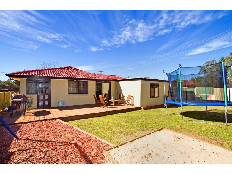 16 Sierra Avenue, Bateau Bay NSW 2261