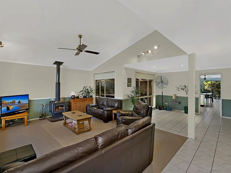 15 Walch Avenue, Bateau Bay NSW 2261