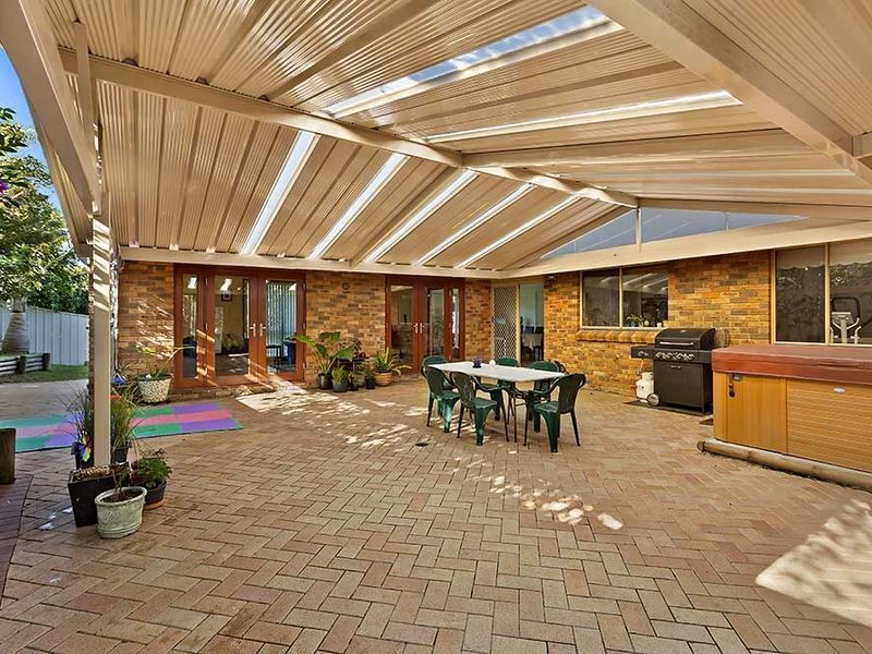 15 Walch Avenue, Bateau Bay NSW 2261