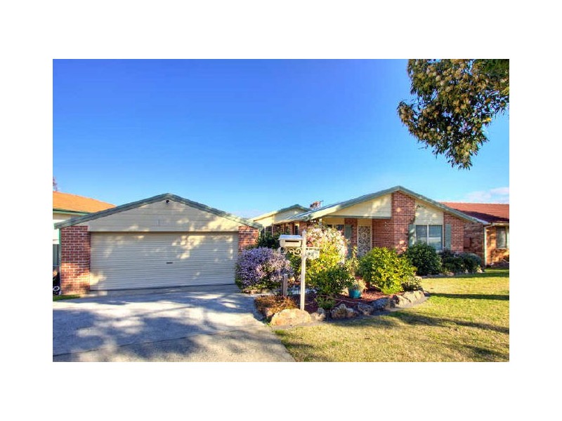 247 Cresthaven Avenue, Bateau Bay NSW 2261