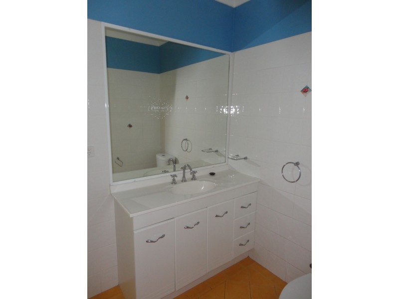 69 Lakin Street, Bateau Bay NSW 2261