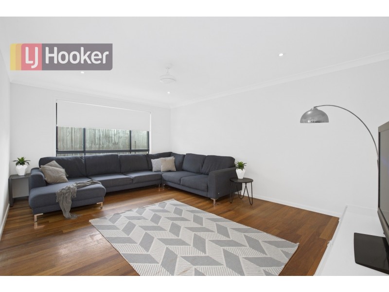 42 Bataan Cct, Bateau Bay NSW 2261