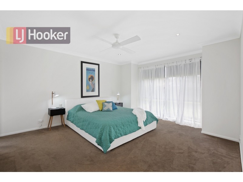 42 Bataan Cct, Bateau Bay NSW 2261