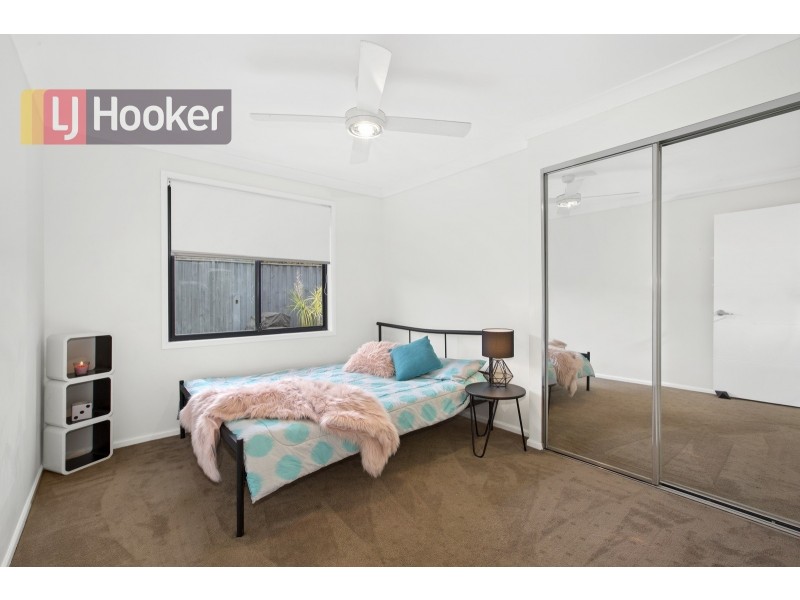 42 Bataan Cct, Bateau Bay NSW 2261