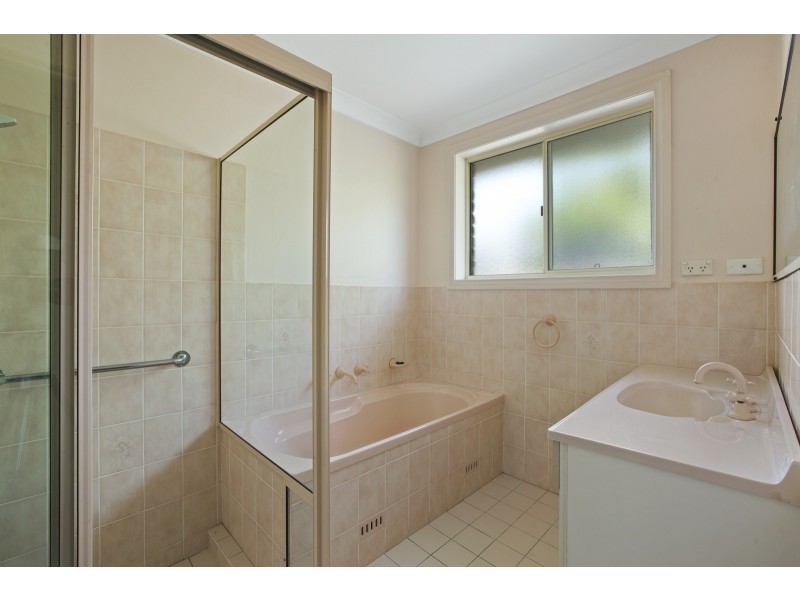 5 Supply Close, Bateau Bay NSW 2261