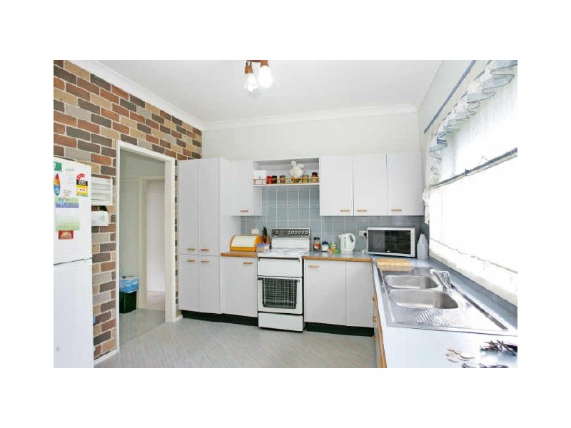 36 Rays Road, Bateau Bay NSW 2261