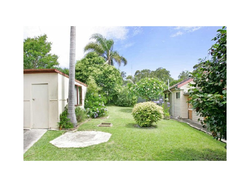36 Rays Road, Bateau Bay NSW 2261