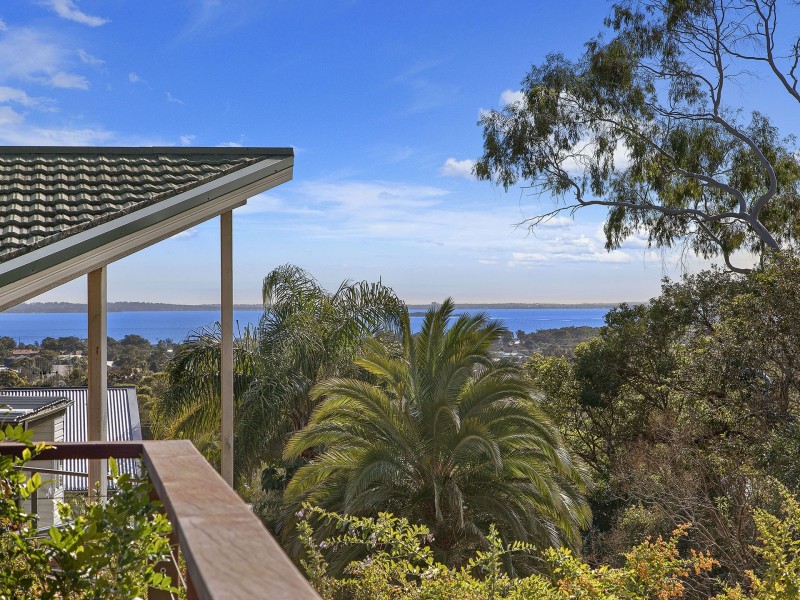 40 Promenade Avenue, Bateau Bay NSW 2261