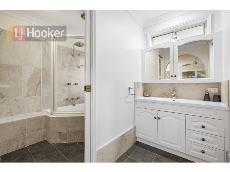 5 Walch Avenue, Bateau Bay NSW 2261