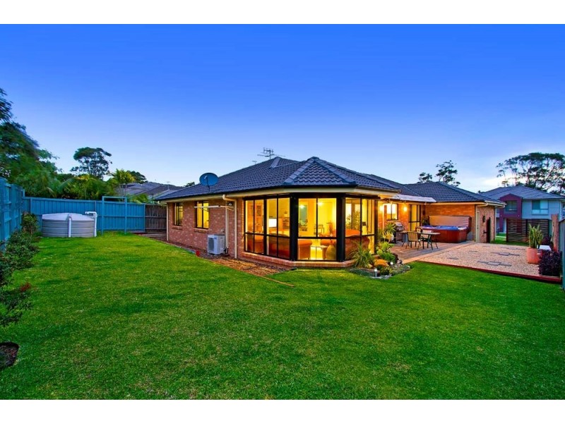 43 Bataan Cct, Bateau Bay NSW 2261