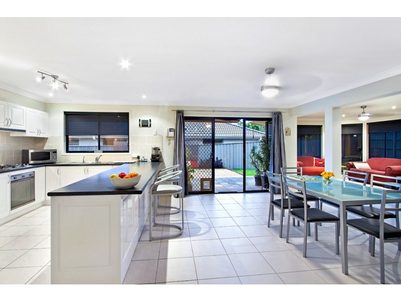 43 Bataan Cct, Bateau Bay NSW 2261