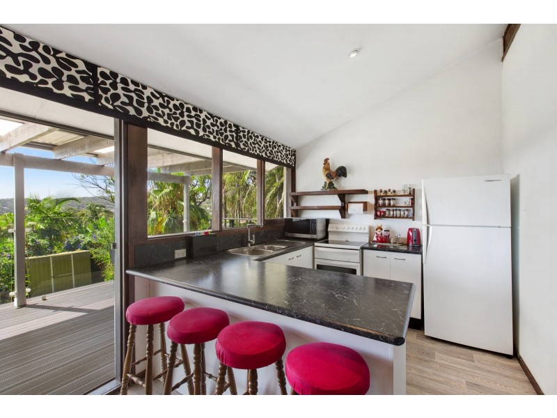 56 Promenade Avenue, Bateau Bay NSW 2261