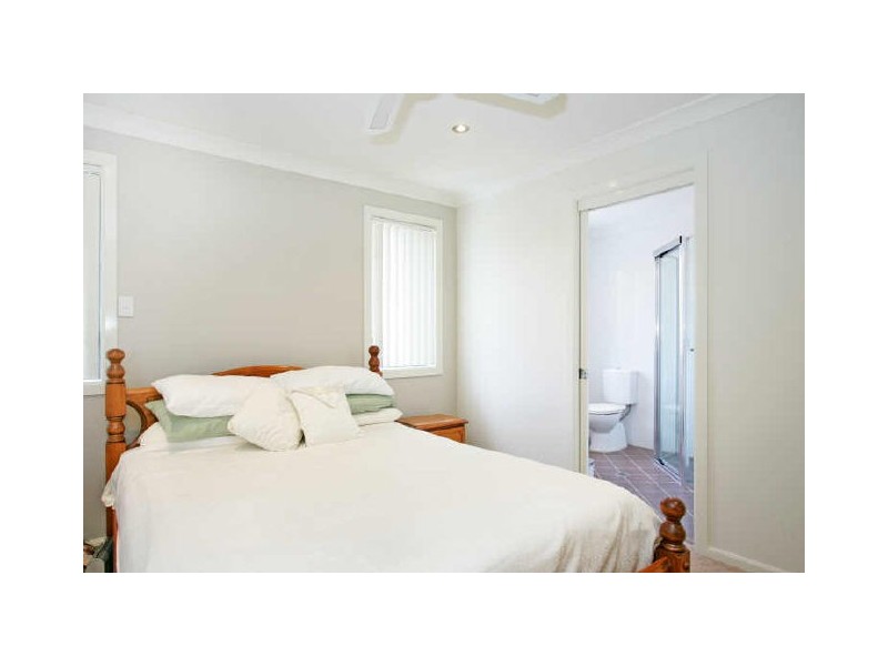 Bateau Bay NSW 2261