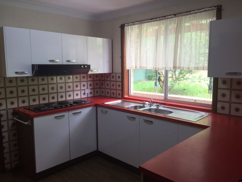 33 Belford Avenue, Bateau Bay NSW 2261