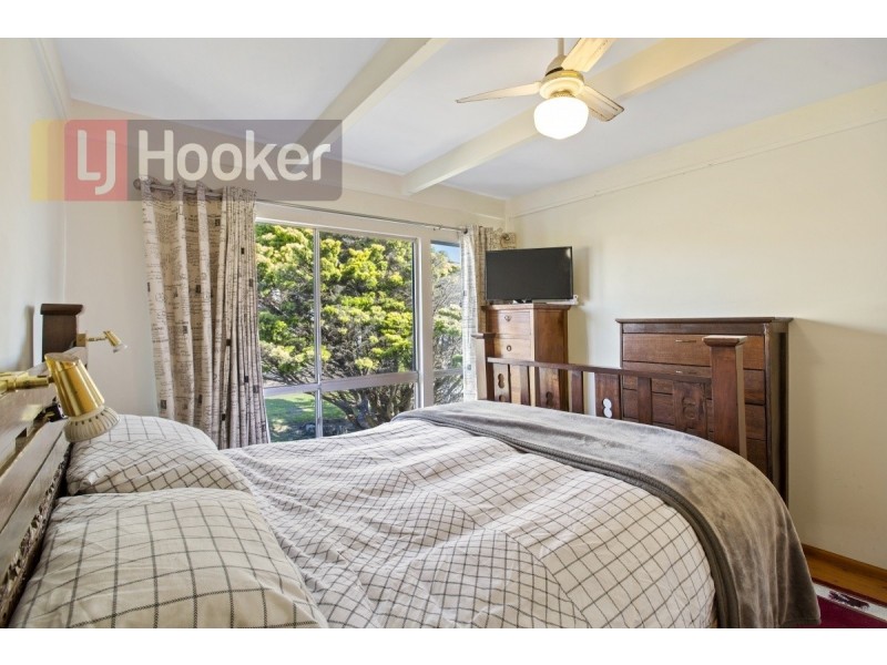 7 Hillcrest Avenue, Bateau Bay NSW 2261