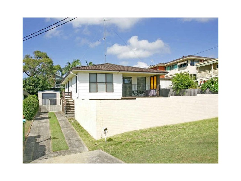 8 Avignon Avenue, Bateau Bay NSW 2261