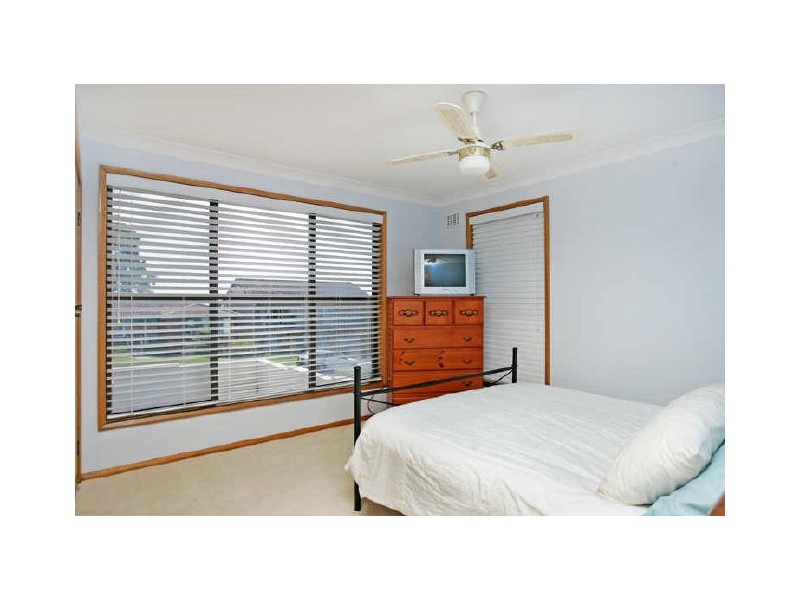 8 Avignon Avenue, Bateau Bay NSW 2261