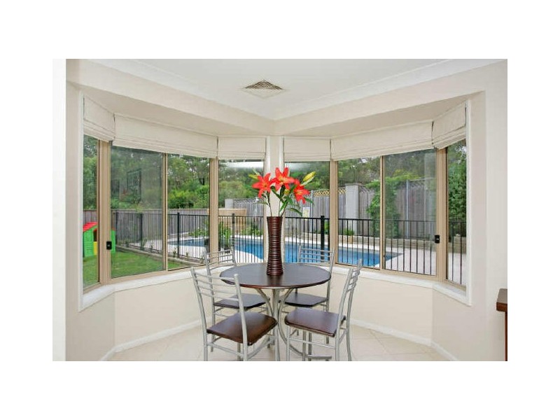 33 Bataan Cct, Bateau Bay NSW 2261