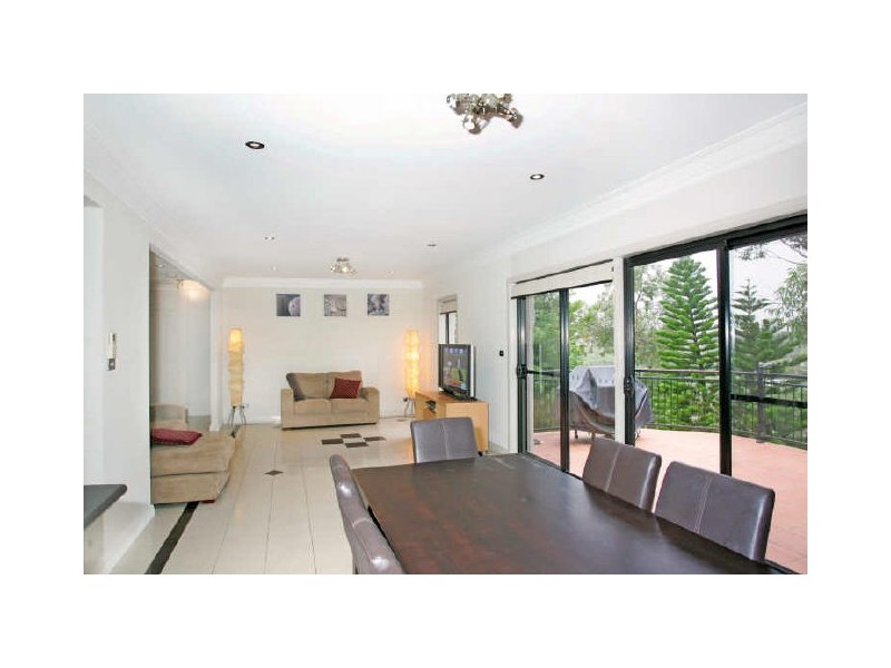 6 Valley View Rd, Bateau Bay NSW 2261