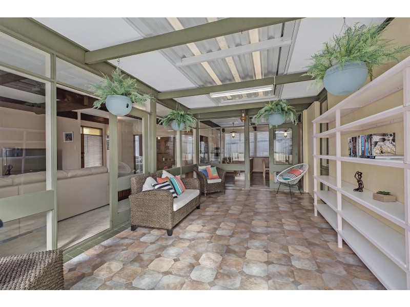 5 Margherita Avenue, Bateau Bay NSW 2261