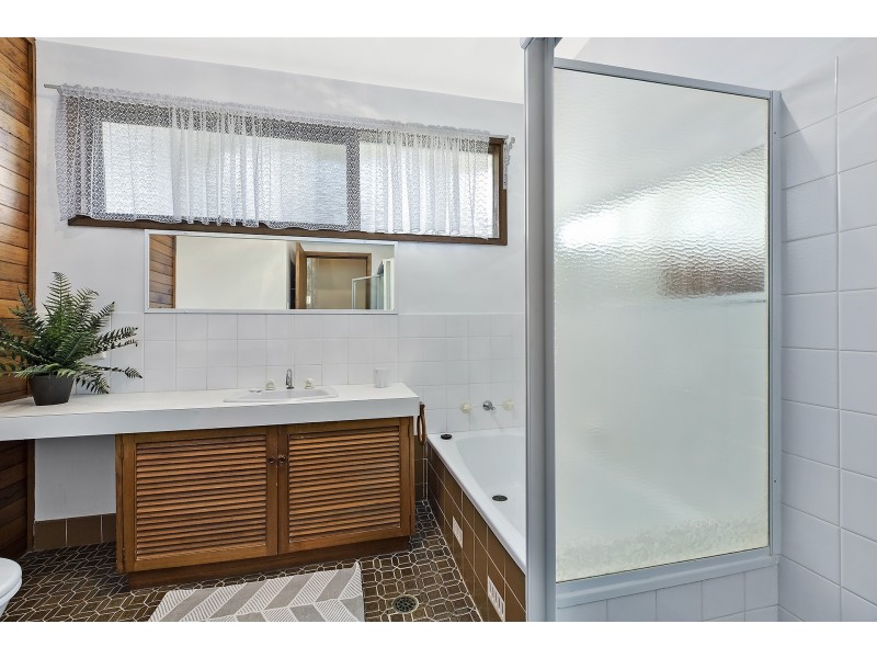 5 Margherita Avenue, Bateau Bay NSW 2261