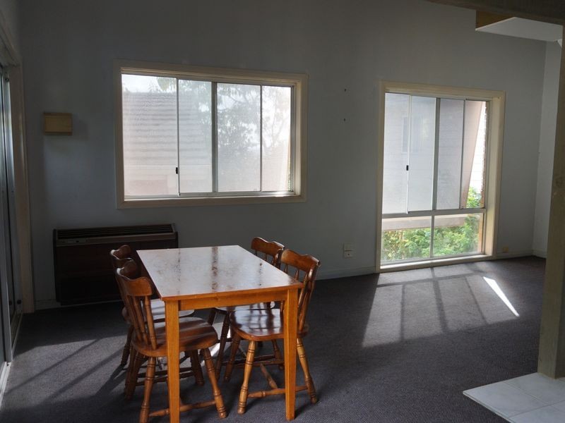 8 Howard Street, Green Point NSW 2251