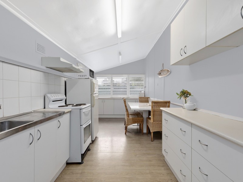 175 Bay Road, Toowoon Bay NSW 2261