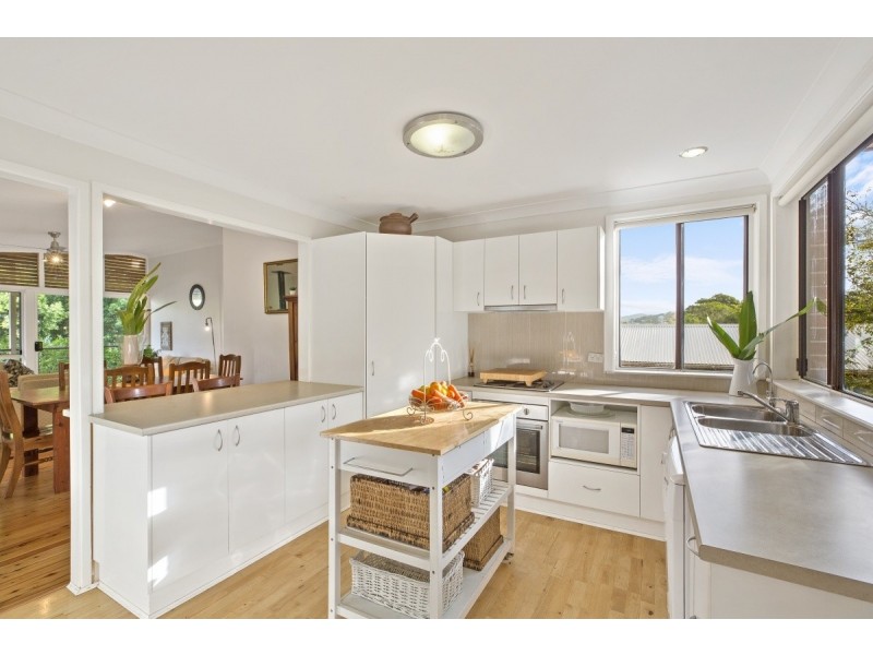 12 Barry Street, Bateau Bay NSW 2261