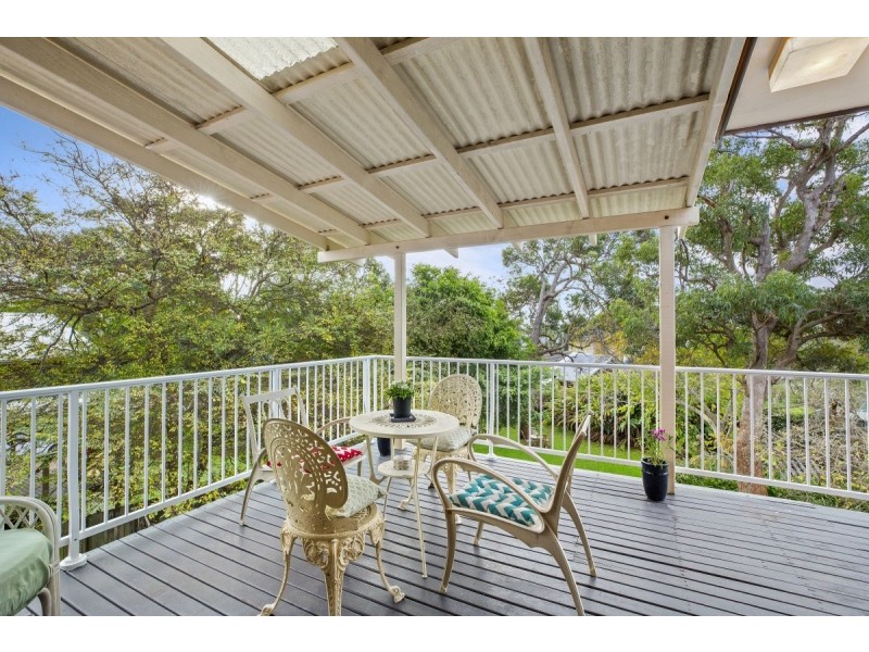 12 Barry Street, Bateau Bay NSW 2261