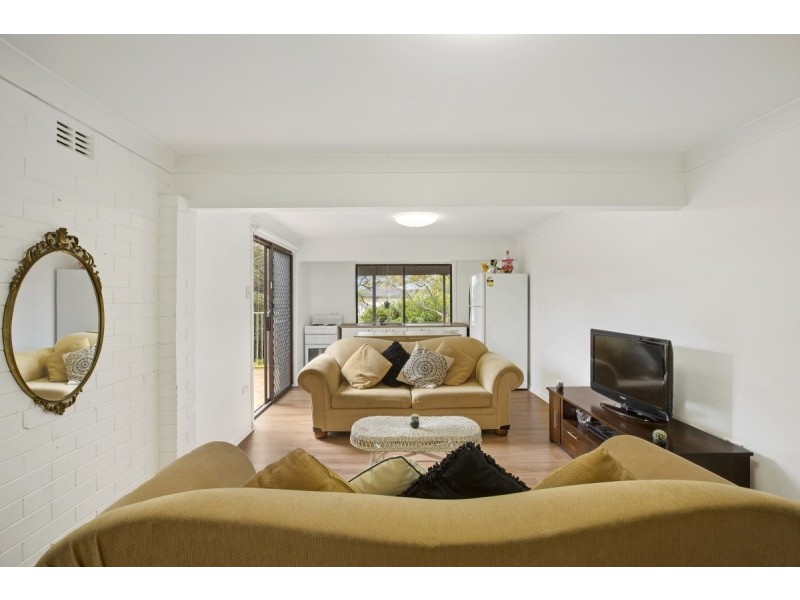 12 Barry Street, Bateau Bay NSW 2261