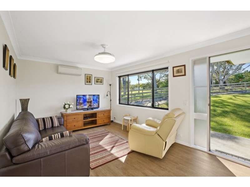4 Annie Close, Bateau Bay NSW 2261