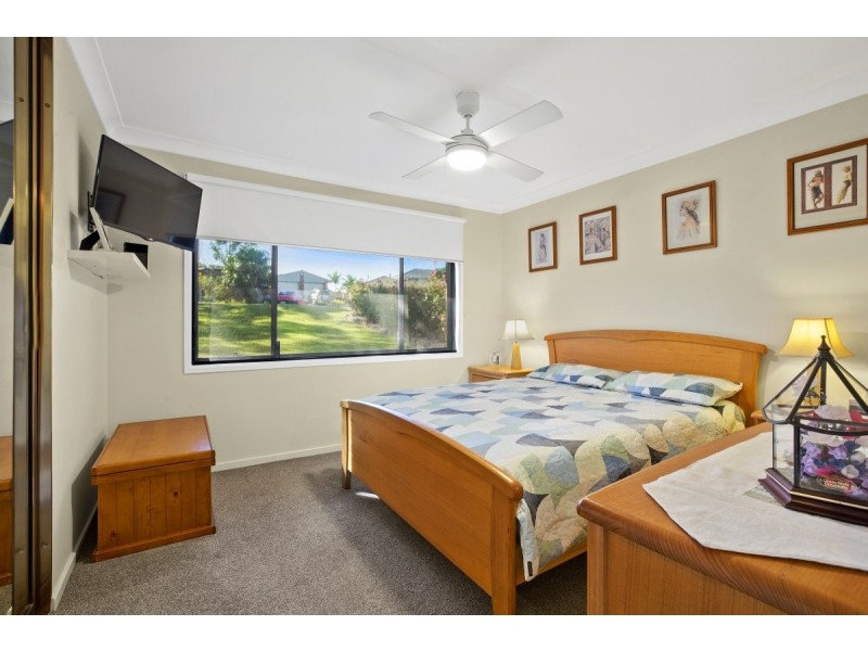 4 Annie Close, Bateau Bay NSW 2261