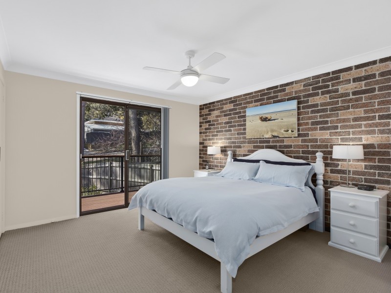 9 Rickard St, Bateau Bay NSW 2261