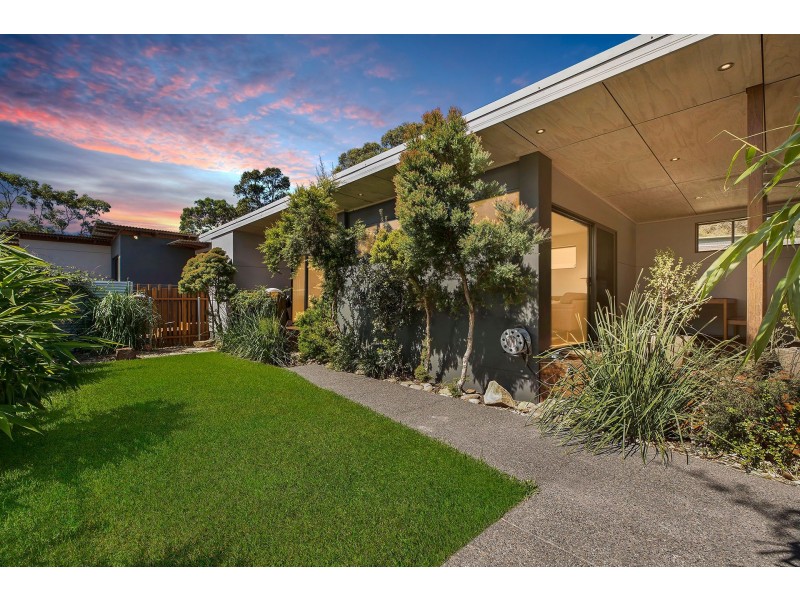 48 Sabrina Avenue, Bateau Bay NSW 2261