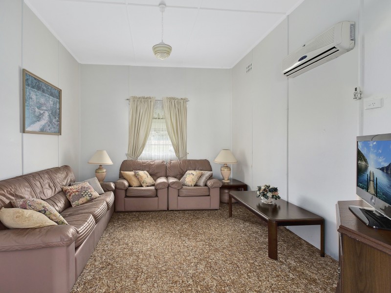 6 Benelong Street, The Entrance NSW 2261